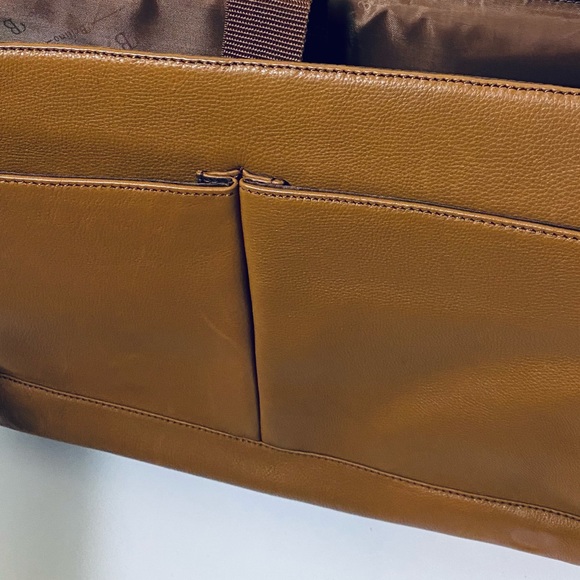 Bellino Cancun Leather Laptop Messenger Bag - Picture 10 of 13